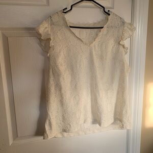 ⚡️3 for 25⚡️ Cream Ruffled Cap Sleeve Blouse XL